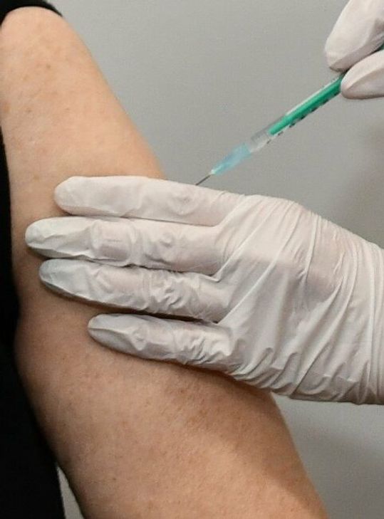 Der Piks ist in Bremm an diesem Freitagnachmittag auch ohne Terminregistrierung möglich.