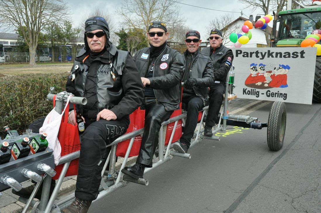 Der MC Schräglage mit einem besonderen V8-Motor.