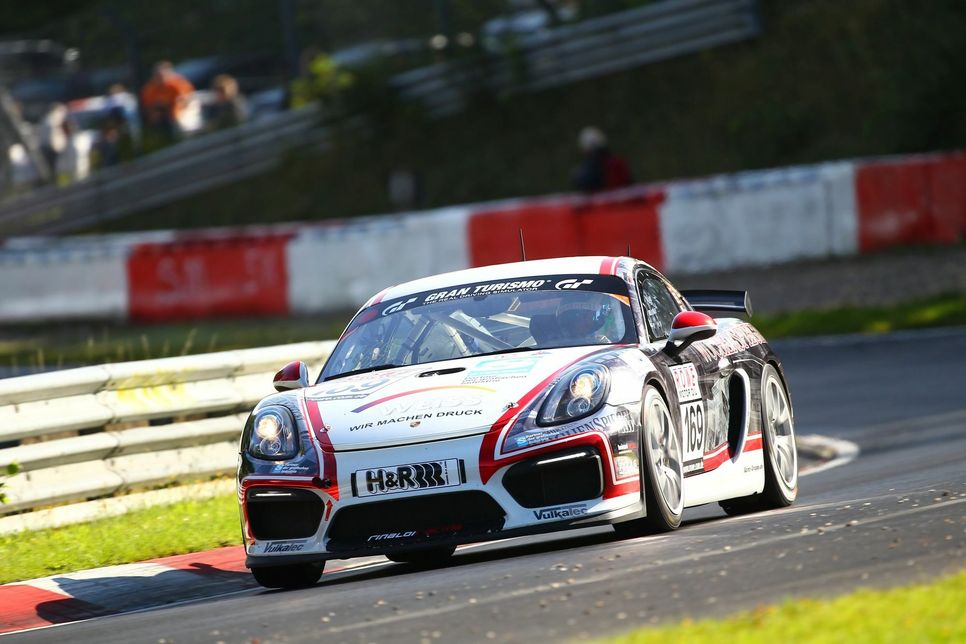 Der Porsche des Wochenspiegel Team Monschau startet beim kommenden VLN-Lauf.