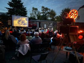Ein außergewöhnlicher Kinoabend im Florinshof: Stummfilme mit Live-Musik.
