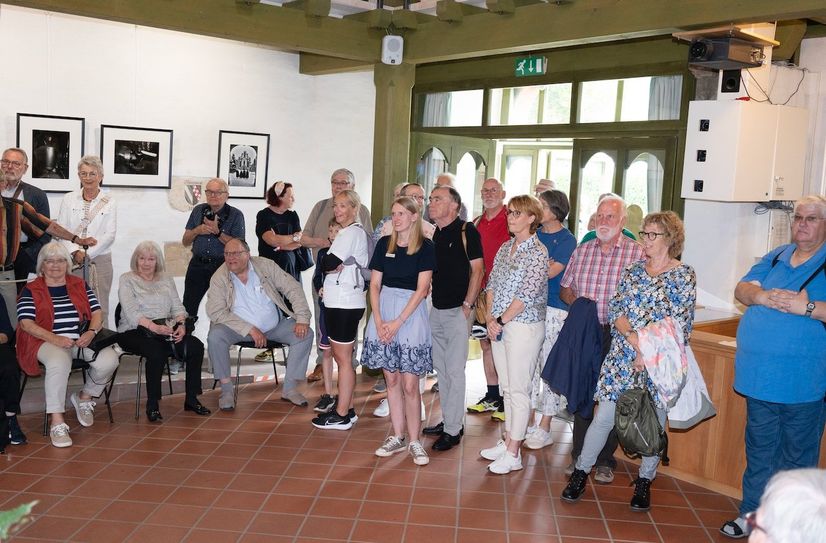 Volles Haus bei der Eröffnung.