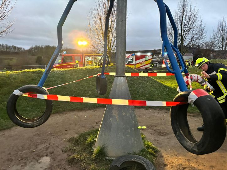 Nach dem Rettungseinsatz mittels Rettungsschere wurde das Spielgerät vorübergehend gesperrt.