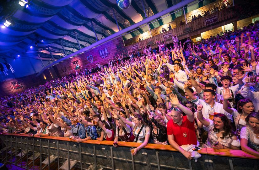 Volles Haus beim 41. Hunsrücker Oktoberfest.