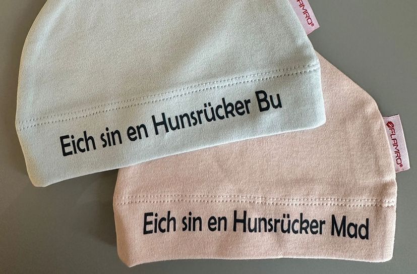 Rund 800 modische Knotenmützchen wurden an die Neugeborenenstation gespendet.