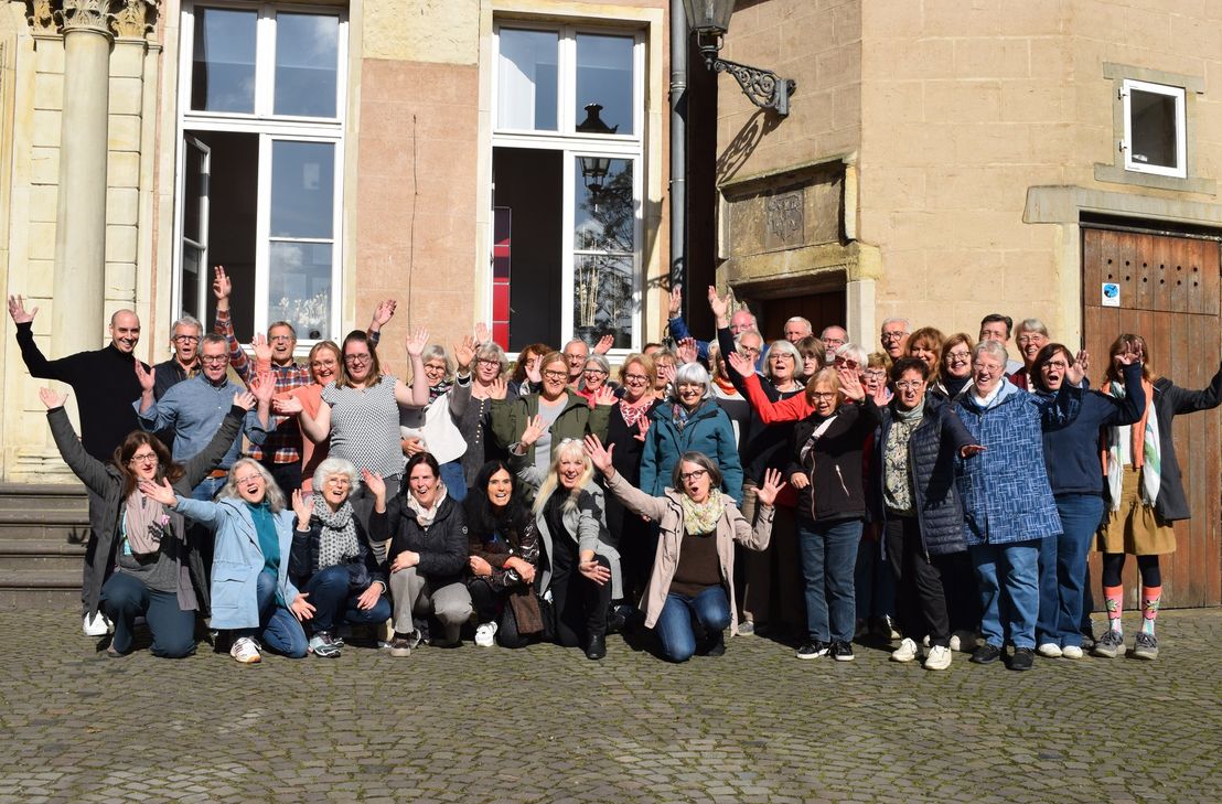 Der Kirchenchor Lammersdorf feiert 150. Geburtstag - mit einem vielfältigen Programm und einem ebenso bunten Strauß an über 50 Sangesbegeisterten aus der ganzen Region.