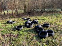 16 Atlreifen wurden in der Nähe von Baumholder illegal entsorgt.