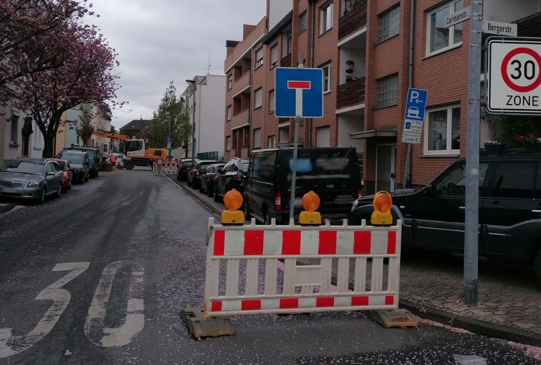 Die Carmanstraße ist zwischen Bergerstraße und Frauenbergerstraße gesperrt. Foto: H. Stolzenburg