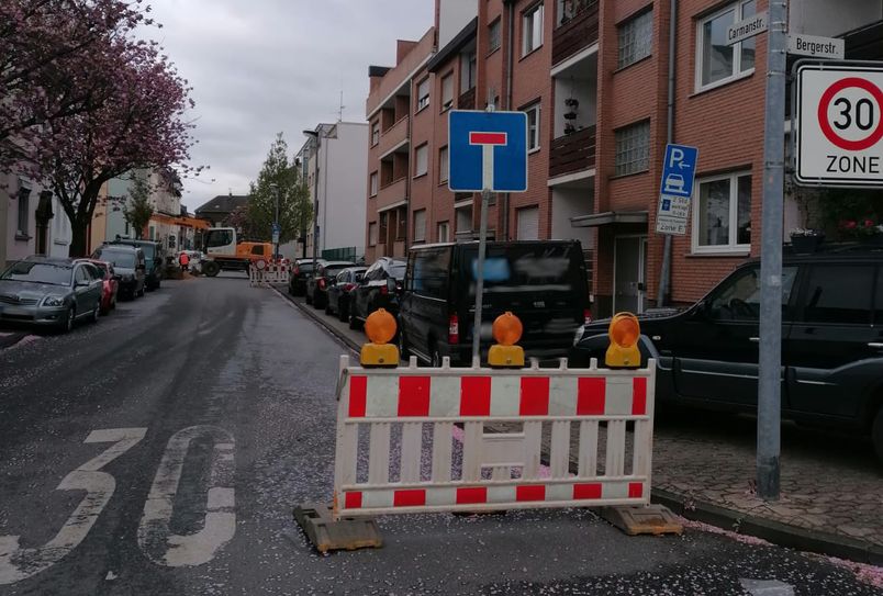Die Carmanstraße ist zwischen Bergerstraße und Frauenbergerstraße gesperrt. Foto: H. Stolzenburg
