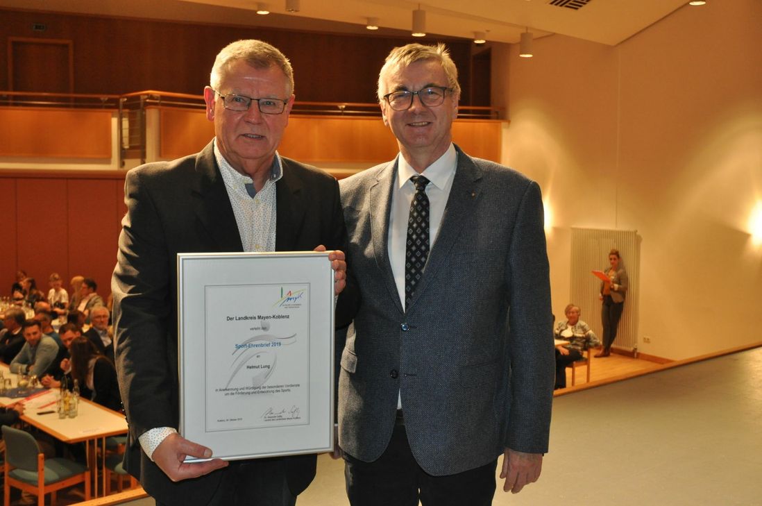 Helmut Lung wurde mit dem Sportehrenbrief des Landkreises ausgezeichnet.