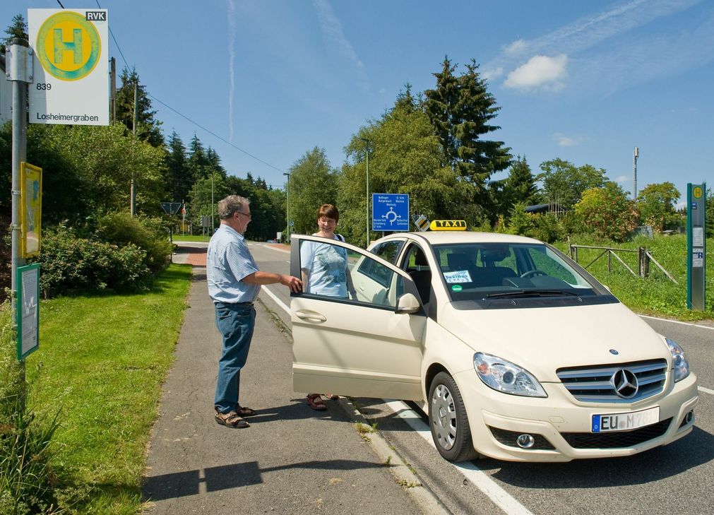 Beim TaxiBus- und AST-Verkehr gibt es mit der 02441/99454545 eine neue Rufnummer. Archiv-Foto