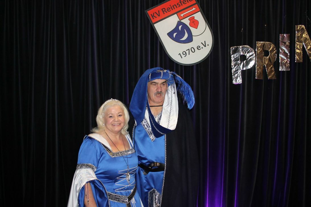 Prinz Stephan I. aus dem Treawelara Land und Prinzessin Sonja I. vom Sauerstrand freuen sich auf viele Gäste. Foto: FF