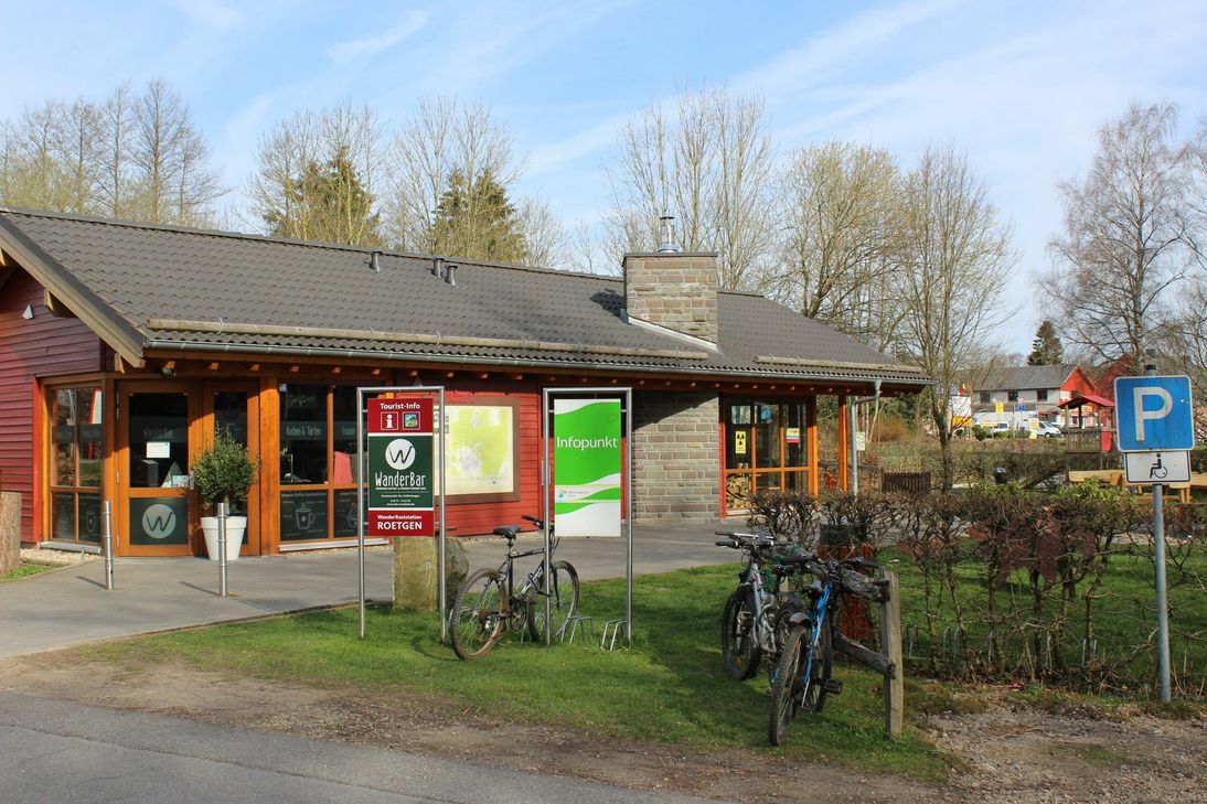 Start und Ziel ist die Wanderstation am Pferdeweiher in Roetgen. Insgesamt sind 15 Stationen anzufahren. Fotos: G. Sander