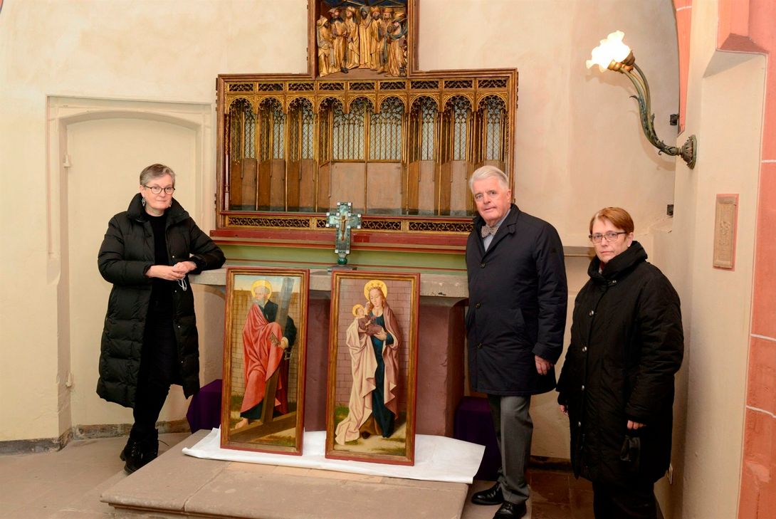 Restauratorin Katharina Liebetrau K. Scheurer und Diözesankonservatorin Dr. Barbara Daentler