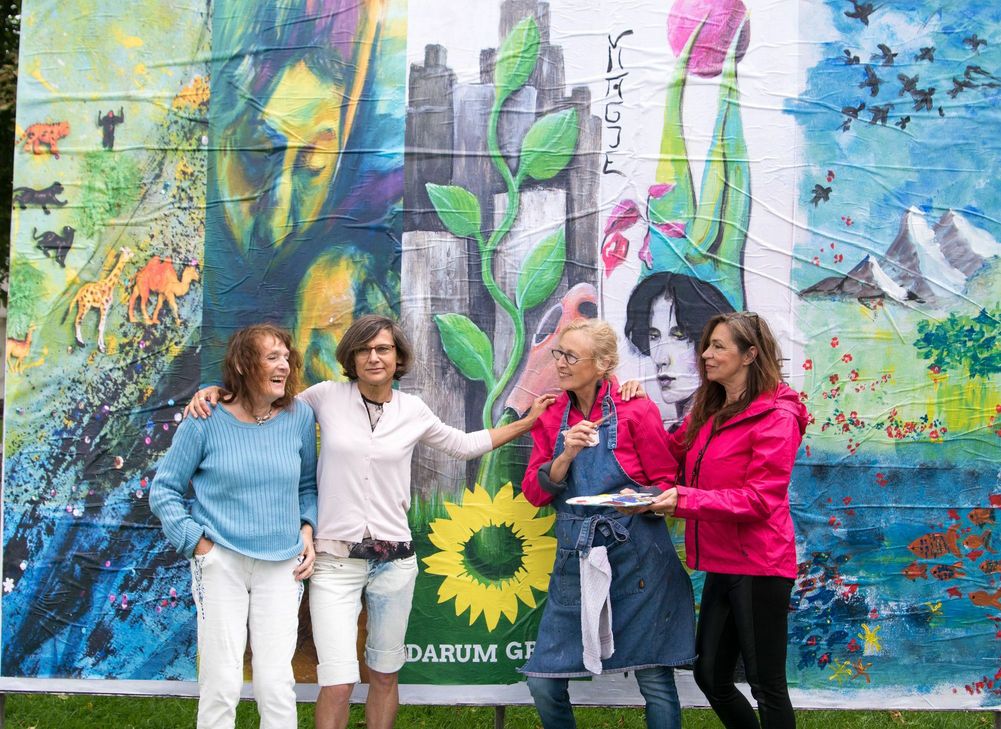 Die Künstlerinnen Charlotte Suttrop-Puchstein(v.l.), Lucy Dornseifer, Monika Ertl-Berns und Carin Conscience. Foto: Wintgen