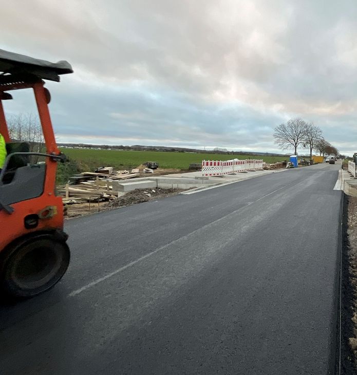 Auf der Orbachbrücke zwischen Palmersheim und Rheinbach wird der Verkehr zunächst noch per Ampel geregelt