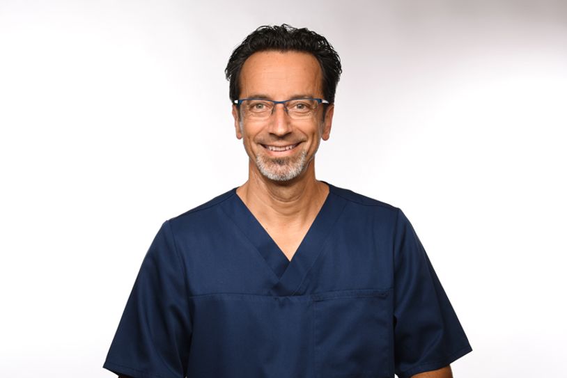 Dr. Ingo Wolff, Chefarzt der Gastroenterologie an der Eifelklinik, bringt Simmerather Patienten in die interdisziplinäre Tumorkonferenz ein – für eine eng abgestimmte Krebstherapie direkt in der Region.