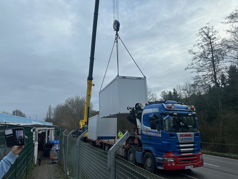 Mit drei Containern wird im Tierheim Mechernich dringend benötigter Platz geschaffen.