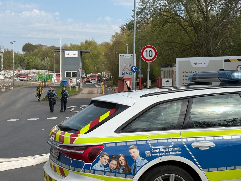 Seit heute Vormittag um kurz vor 11 Uhr läuft der Feuerwehreinsatz in Ochtendung.
