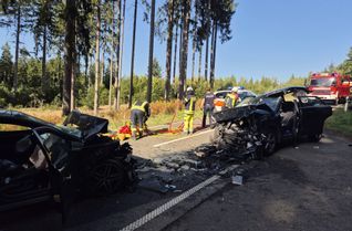 Bei einem schweren Verkehrsunfall auf der L146 zwischen Reinsfeld und Holzerath sind am Montagnachmittag zwei Frauen schwer verletzt worden.