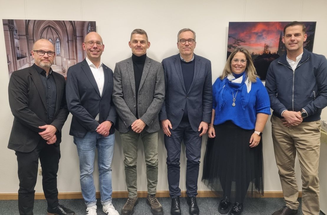 Die Mitglieder des neu gegründeten medizinischen Beirats und die Geschäftsführung der Marienhaus Kliniken GmbH (von links): Geschäftsführer Christian Link, Dr. Thomas Lepping, Chefarzt Akutgeriatrie und Frührehabilitation und Ärztlicher Direktor Krankenhaus Maria Hilf Bad Neuenahr-Ahrweiler, Dr. Stephan Kremers, Chefarzt Hämatologie, Onkologie, Strahlentherapie, Palliativmedizin und Ärztlicher Direktor Marienhaus Klinikum St. Elisabeth Saarlouis, Prof. Dr. Achim Heintz, Chefarzt Allgemein- und Viszeralchirurgie Marienhaus Klinikum Mainz, Geschäftsführerin Anke Klauck und Prokurist Thorsten Kopp.