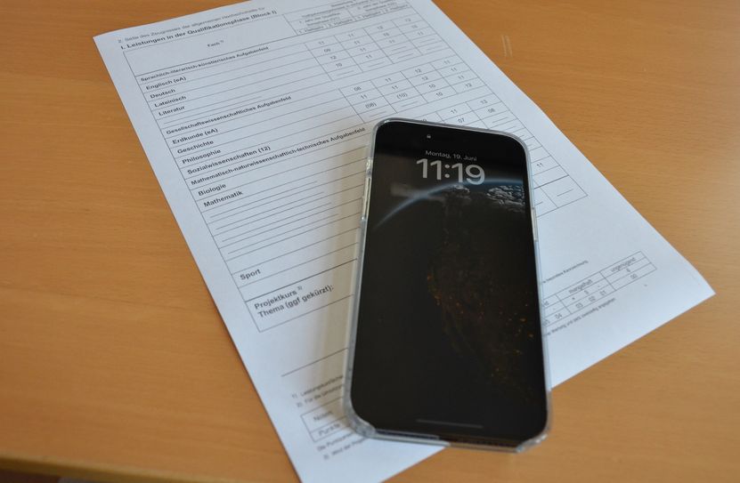 Auch wenn die Zeugnisnoten die Elternschaft nicht in helles Entzücken versetzen, besteht kein Grund zur Panik. Die Bezirksregierung hat wieder ein Zeugnistelefon geschaltet.