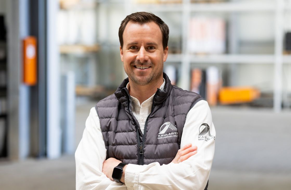 Pascal Kaulartz informiert interessierte Hauseigentümer kostenfrei zur neuen Solarpflicht.