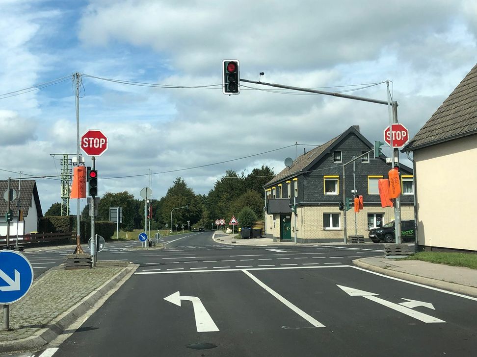 Endlich wird gebaut Am Gericht. Mängel an Leitungen der Deutschen Glasfaser hatten die Bauarbeiten der Regionetz verzögert. Foto: T. Förster
