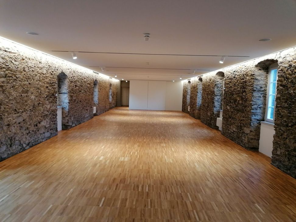 Im "Dormitorium" im ersten Obergeschoss schliefen einst die Mönche. Jetzt bietet sich der Raum für verschiedenste Veranstaltungen an.