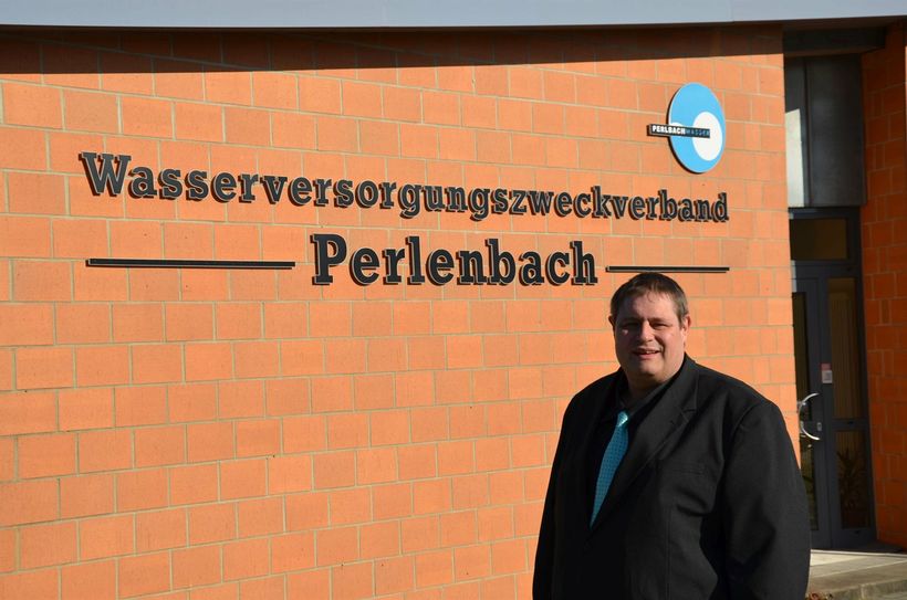 Die Trinkwasserversorgung langfristig sicherstellen ist das oberste Ziel von Wasserwerk-Betriebsleiter Gerhard Schmitz. Und dafür soll die Perlenbachtalsperre erweitert werden - ein Projekt, das den 55-Jährigen viele Jahre beschäftigen wird. Foto: T. Förster