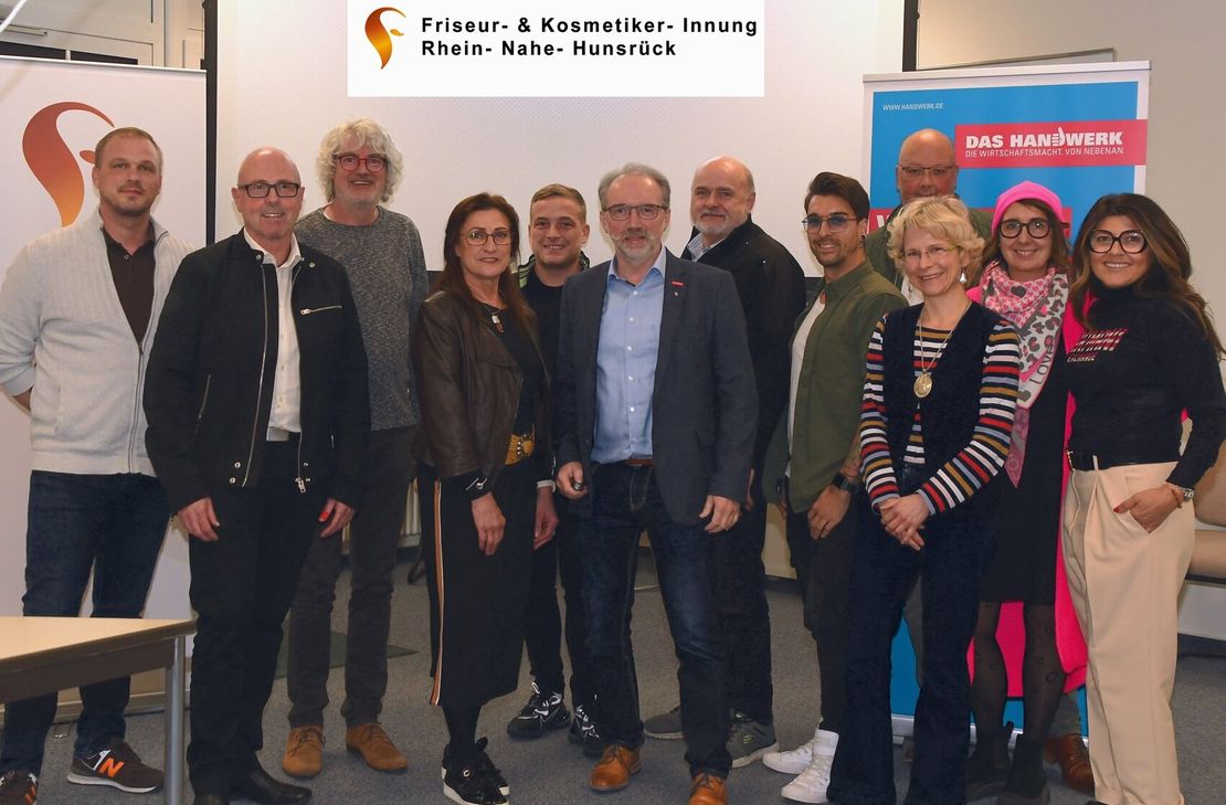 Der neue Vorstand der Friseur- und Kosmetiker-Innung Rhein-Nahe Hunsrück wurde gewählt.
