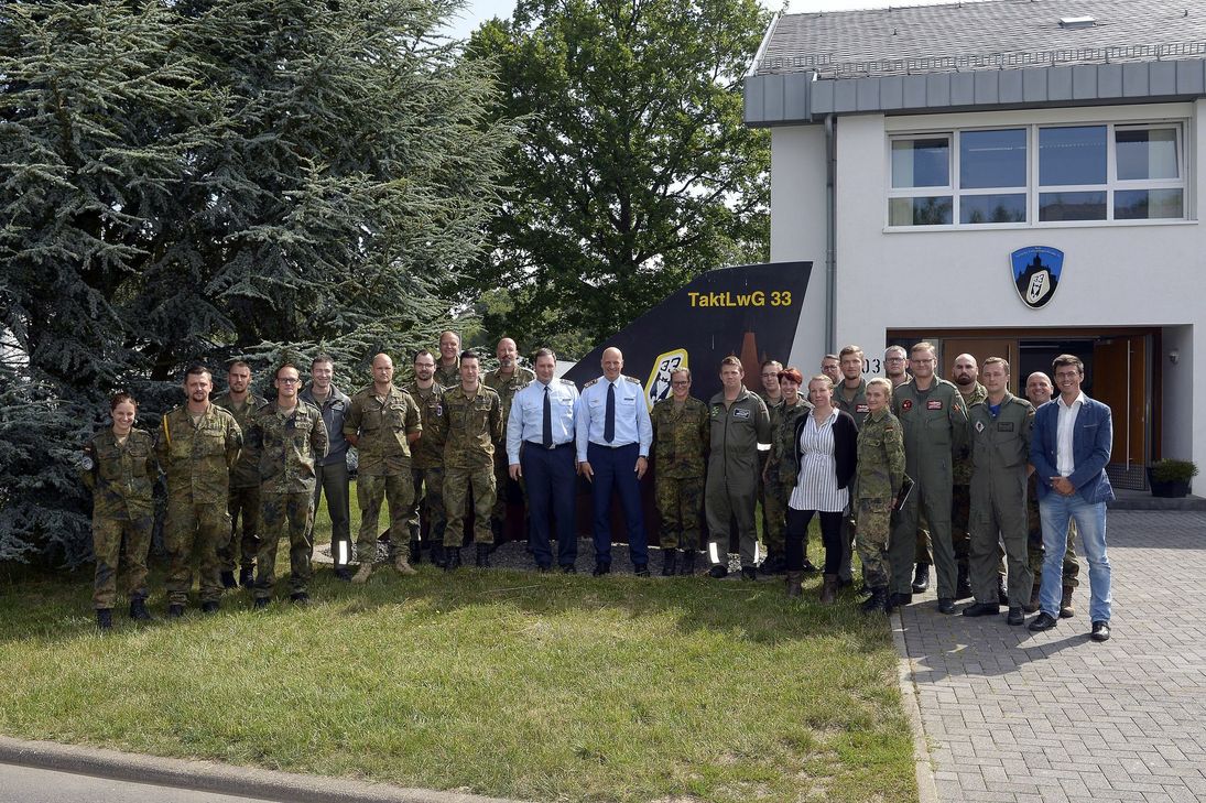Informationen aus erster Hand gewinnen, so lautete das gesteckte Ziel des Inspekteurs. Ein Gespräch  durfte also nicht fehlen.