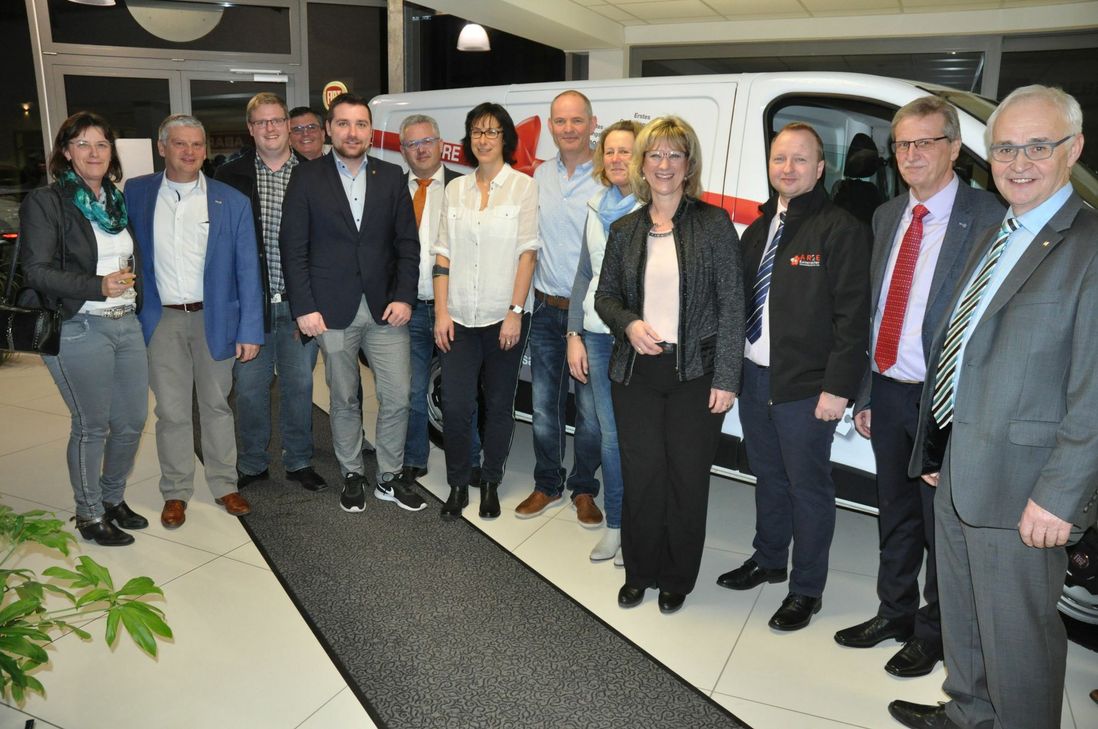 Der ARGE-Vorstand und die Ehrengäste lobten die VG Kaisersesch als starken Wirtschaftsstandort.