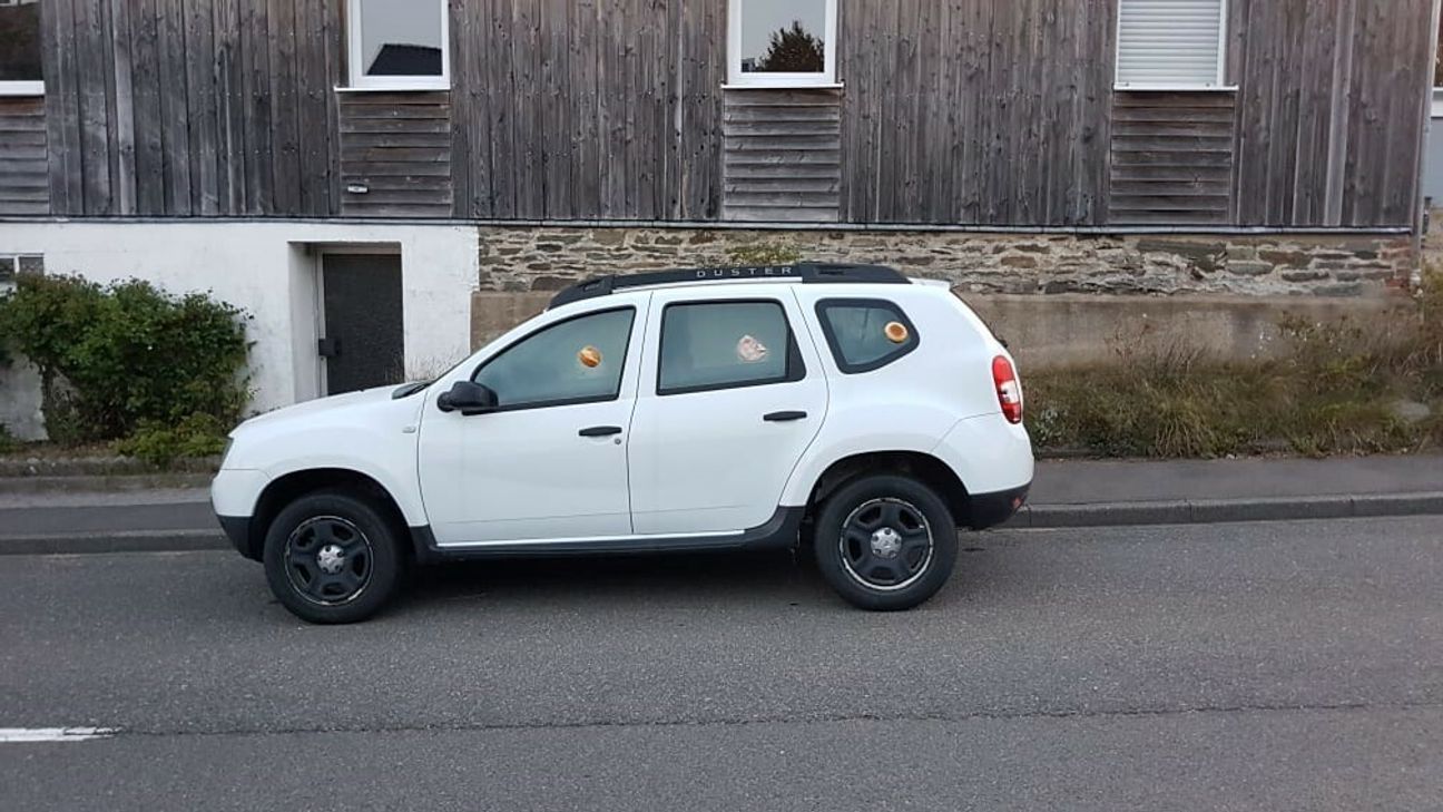 Immer wieder wird dieser Wagen von Tanja K. aus Kalterherberg von Vandalen heimgesucht. Wer hat etwas bemerkt? Foto: privat