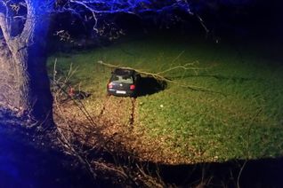 Die junge Frau wurde bei dem Unfall nur leicht verletzt. Foto: Polizei