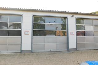 Das Gerätehaus der Feuerwehr Niederzissen wurde mit Steinen beworfen. Foto: Polizei