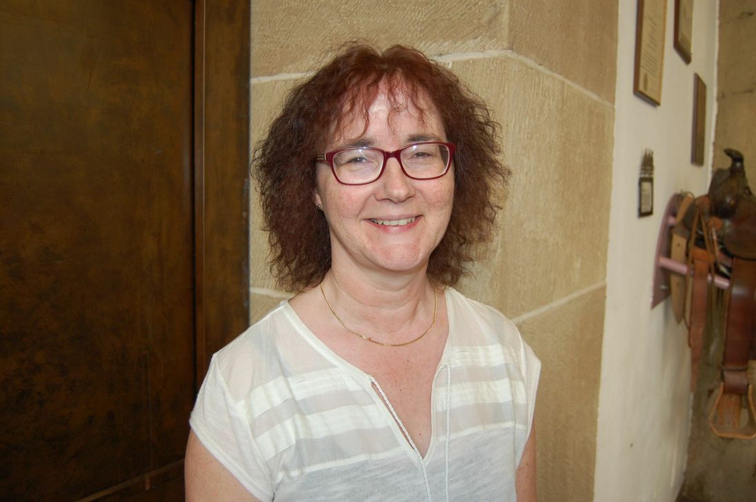 Marie Irene Marguerite Hinger (Burbach/VG Bitburg-Land). In der Nacht zum 1. Mai 2015 ereignete sich auf der L 32 bei Balesfeld/VG Bitburger Land ein Verkehrsunfall, bei dem der 88-jährige französische Fahrer verstarb. Irene Hinger, die sehr gut Französisch spricht, kümmerte sich um die 83-jährige Ehefrau. Und das nicht nur an der Unfallstelle sondern auch während des mehrtägigen stationären Aufenthalts der Frau im Krankenhaus. Darüber hinaus stellte sie sich der Polizei als Dolmetscherin zur Verfügung.