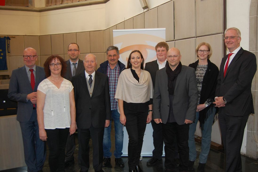 Die Geehrten zusammen mit Oberbürgermeister Wolfram Leibe und Polizeipräsidenten Lothar Schömann (links)