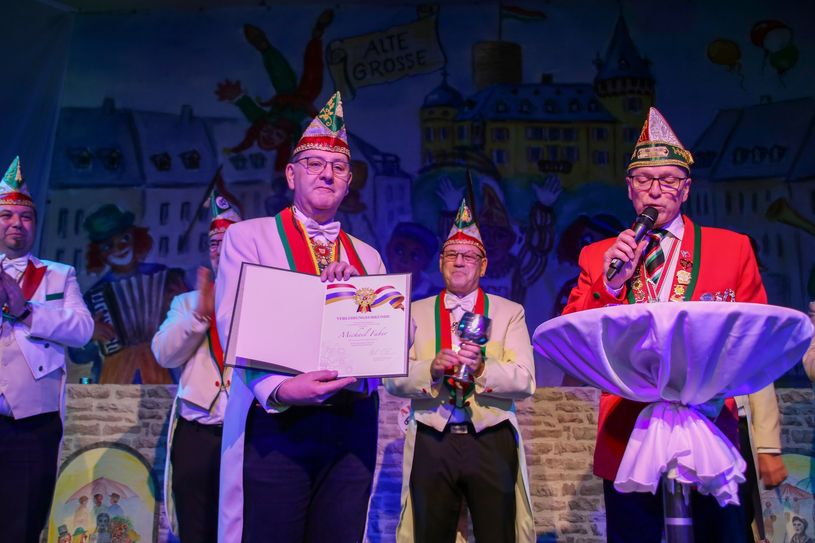 Große Ehre für Michael Faber, der den Karnevalistischen Verdienstorden des Landes erhielt.