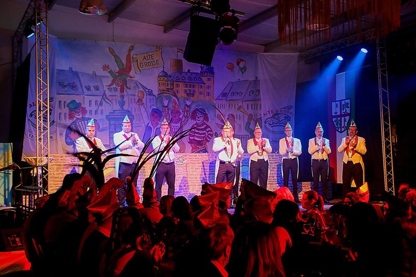 Die Alte Große Mayener Karnevalsgesellschaft hatte in die "Halle 129" eingeladen.