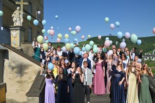 61 Realschüler*innen feierlich verabschiedet.