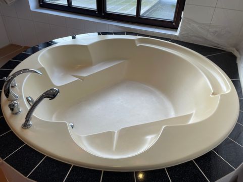 Badewannen-Neubeschichtun