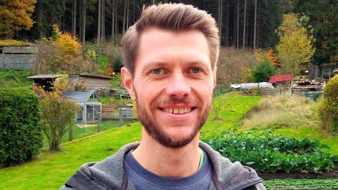Gartenarbeiten und Hausme